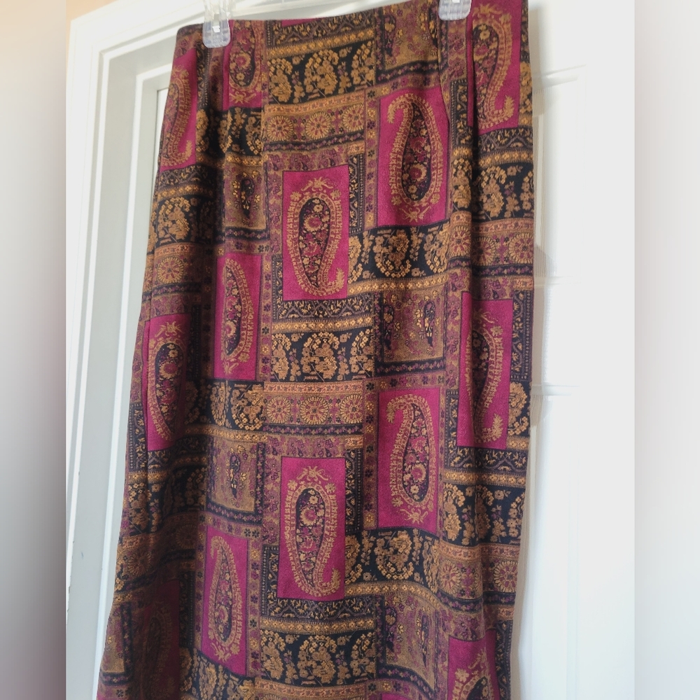 🌺3 for $10 BRIGGS Petite Burgundy Wine Paisley Skirt - Picture 3 of 9